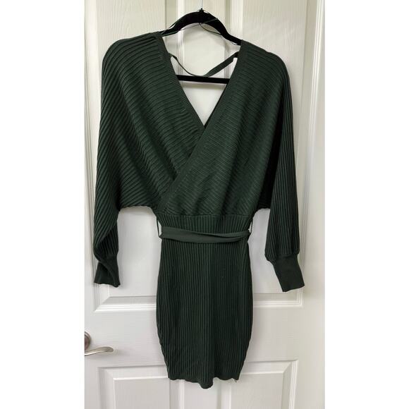 Love Tree Green Ribbed Knit Belted Sweater Long Sleeve v-neck Dress Sz Med NWOT - Picture 3 of 8